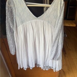 Elegant White Lace Women's Top